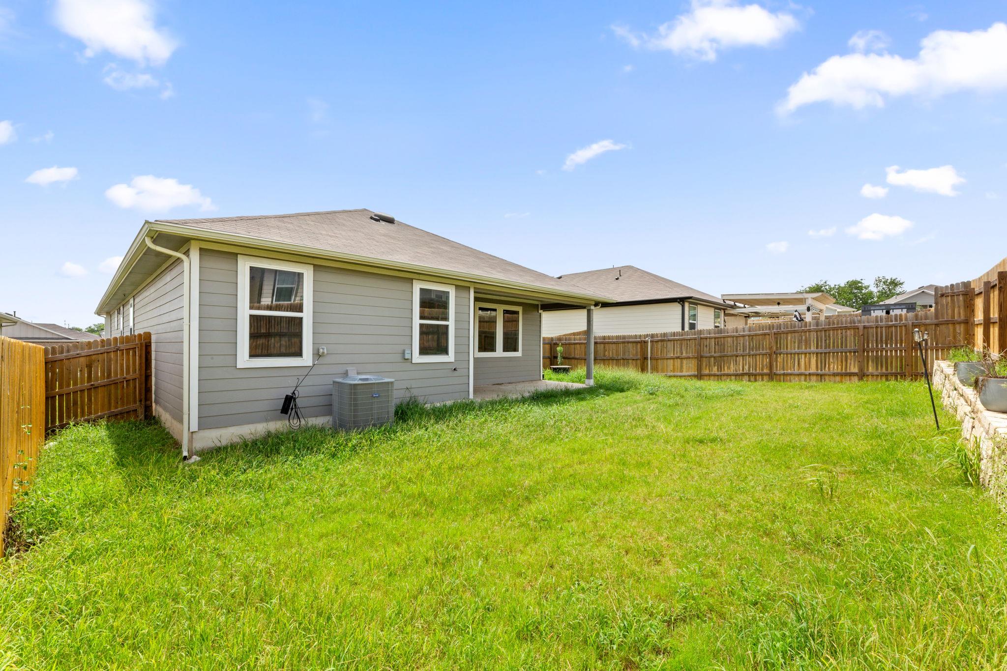 202 Eagle Mountain Trl Property Photo 6