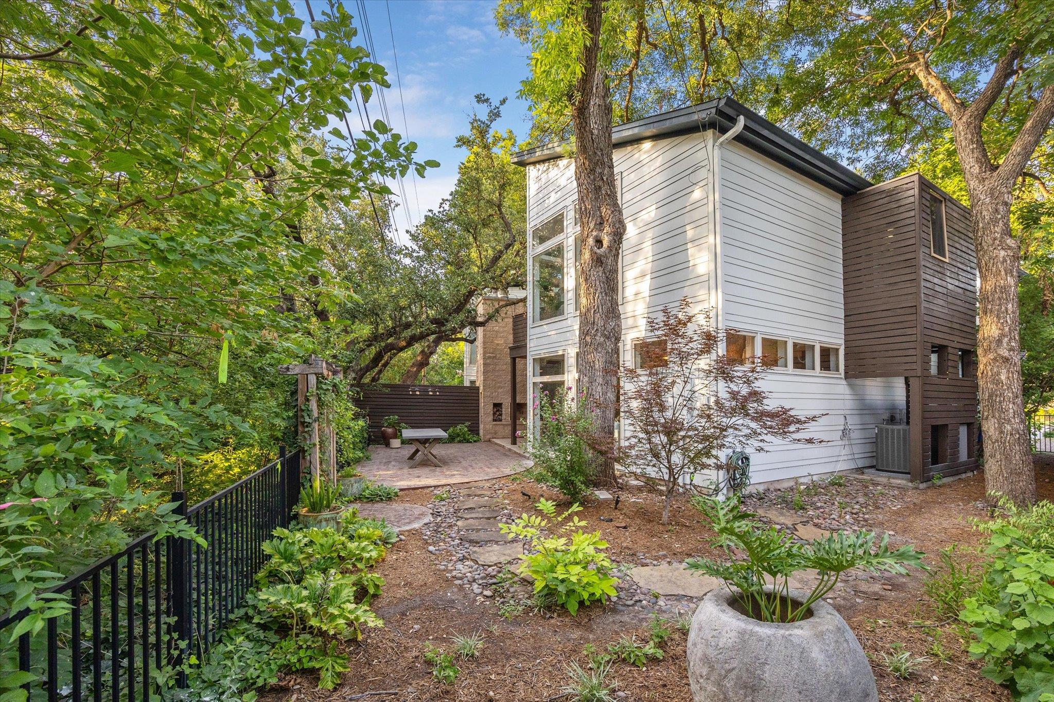 133 Frederick St #a Property Photo 1