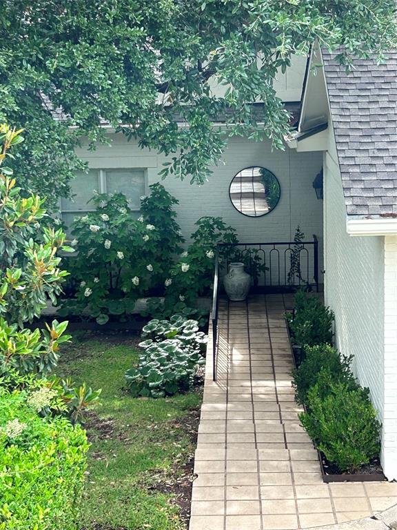 2375271 Property Photo 1