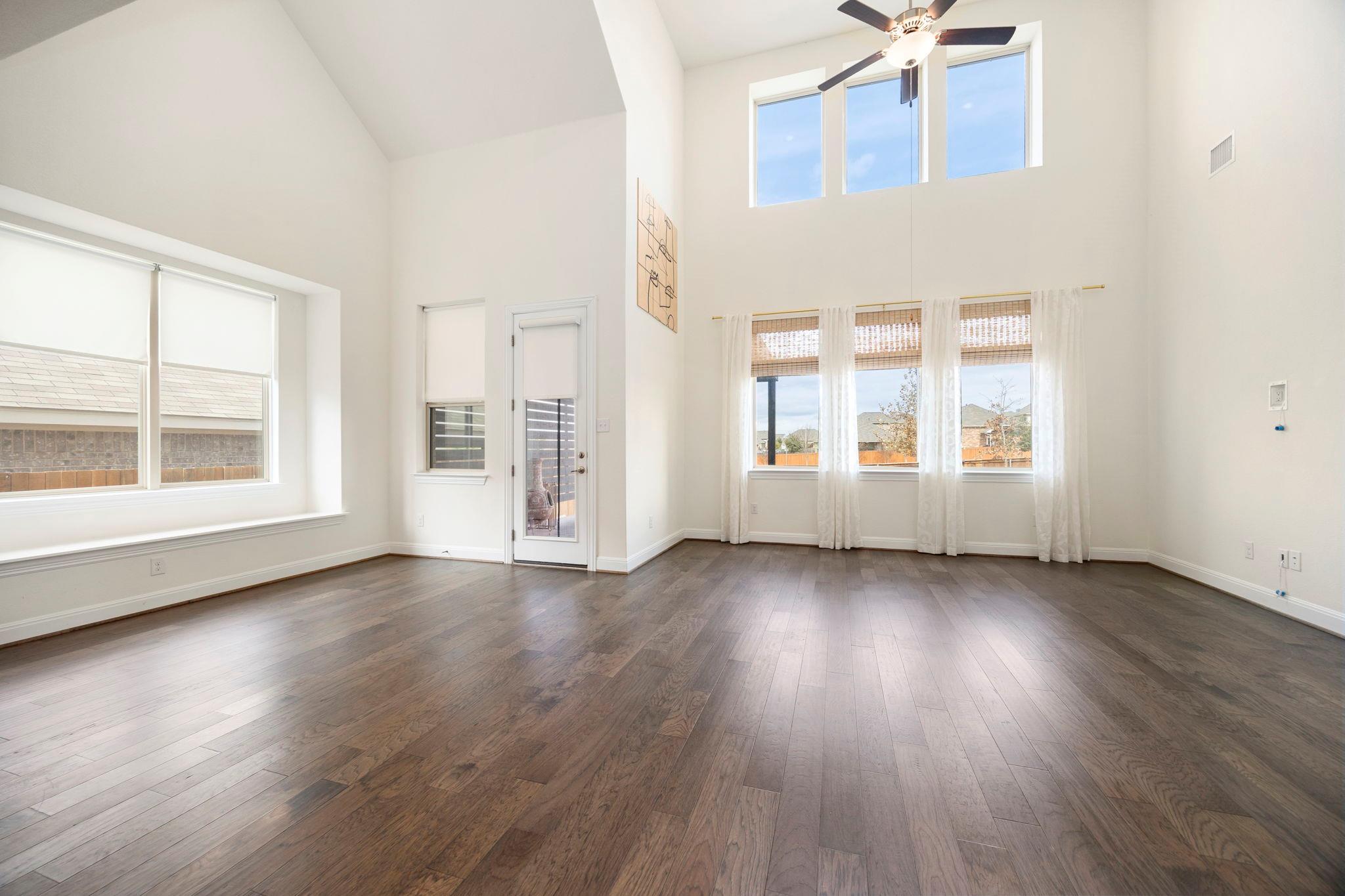 1098 Cherrystone Loop Property Photo 13