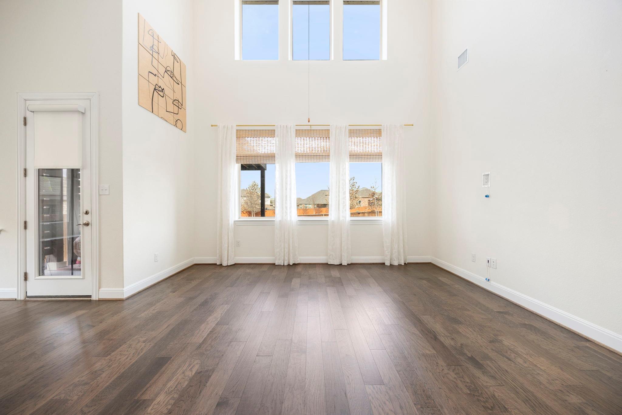1098 Cherrystone Loop Property Photo 14