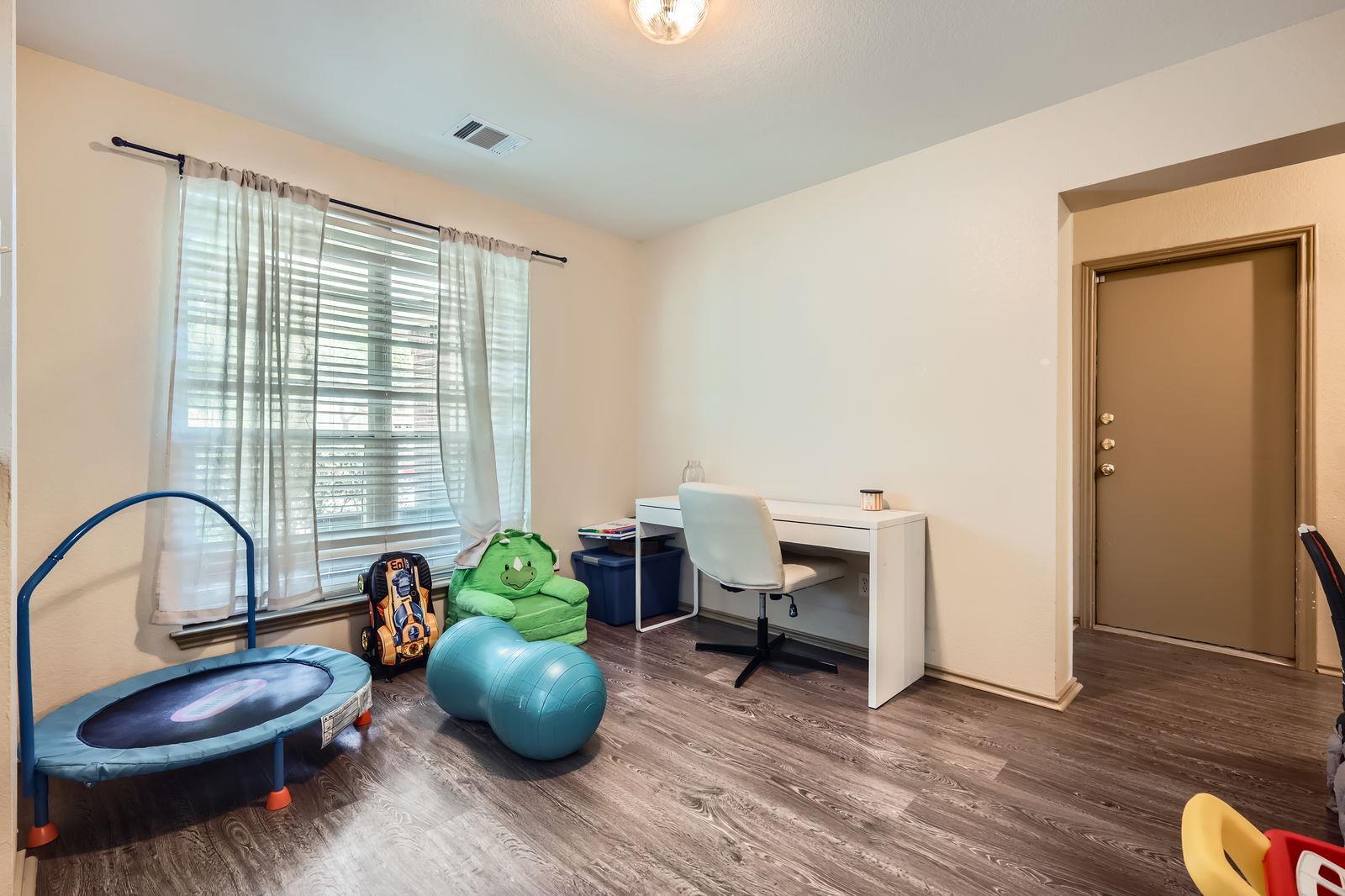 1900 Jesse Owens Dr Property Photo 8