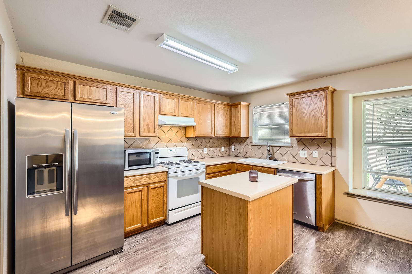 1900 Jesse Owens Dr Property Photo 9