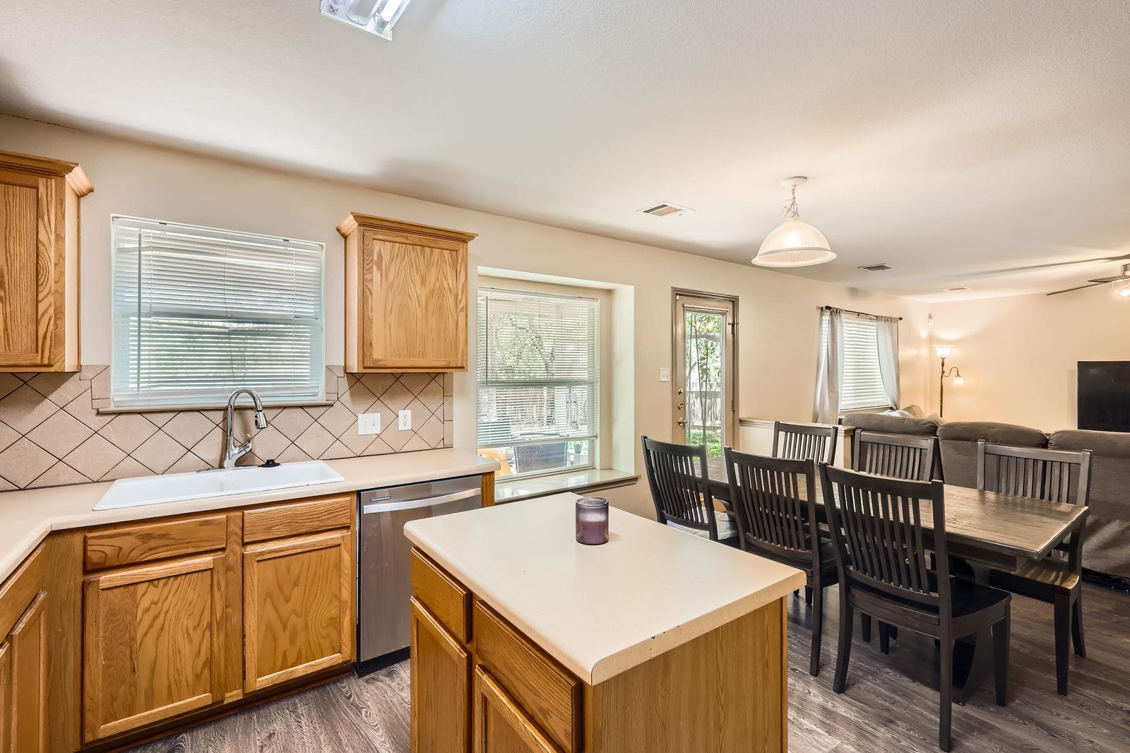 1900 Jesse Owens Dr Property Photo 10