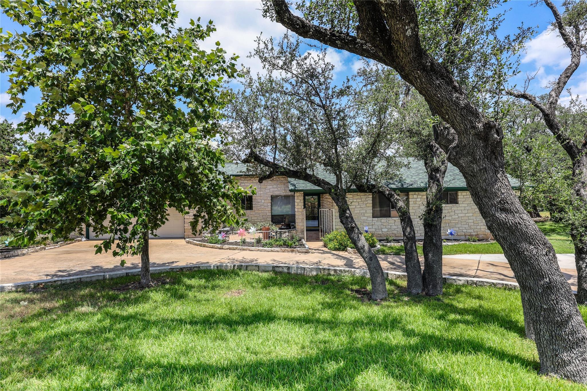 20900 Boggy Ford Rd Property Photo 1