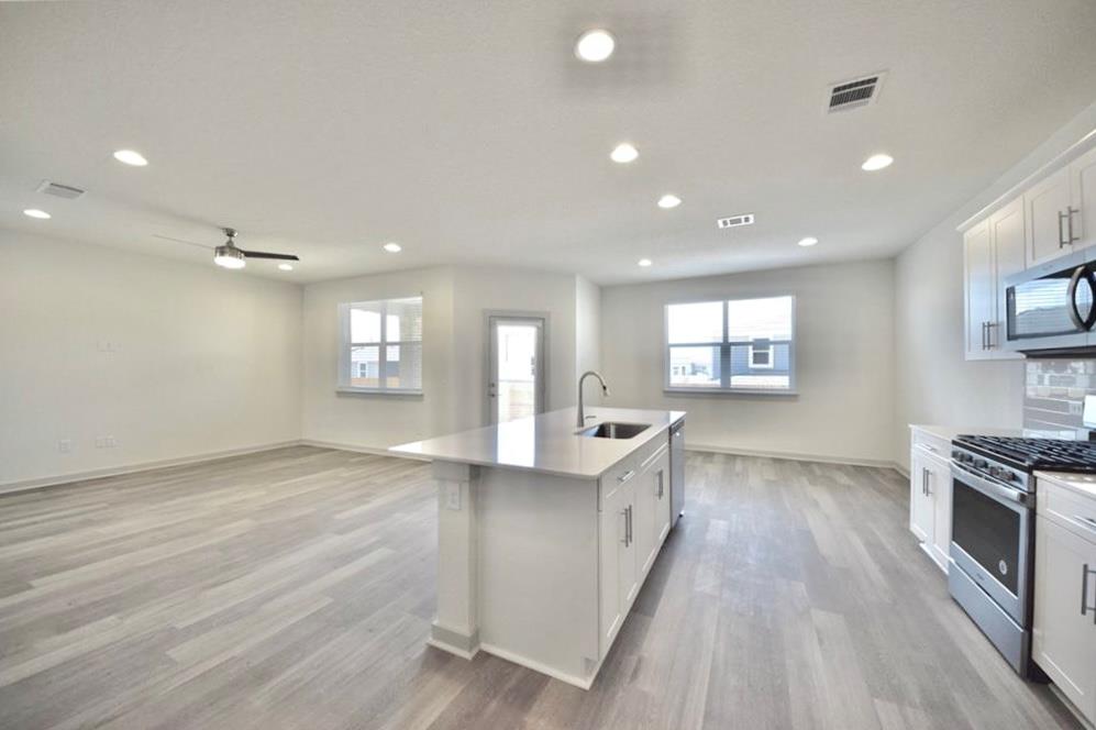 1016 Winnsboro Loop Property Photo 13