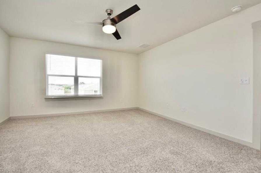1016 Winnsboro Loop Property Photo 17