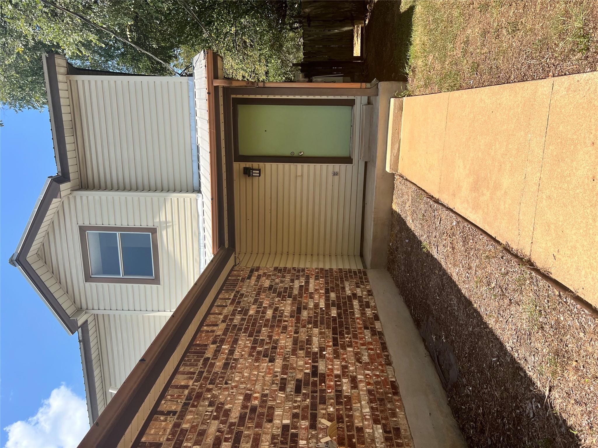 5908 Parkwood Dr #a Property Photo 2