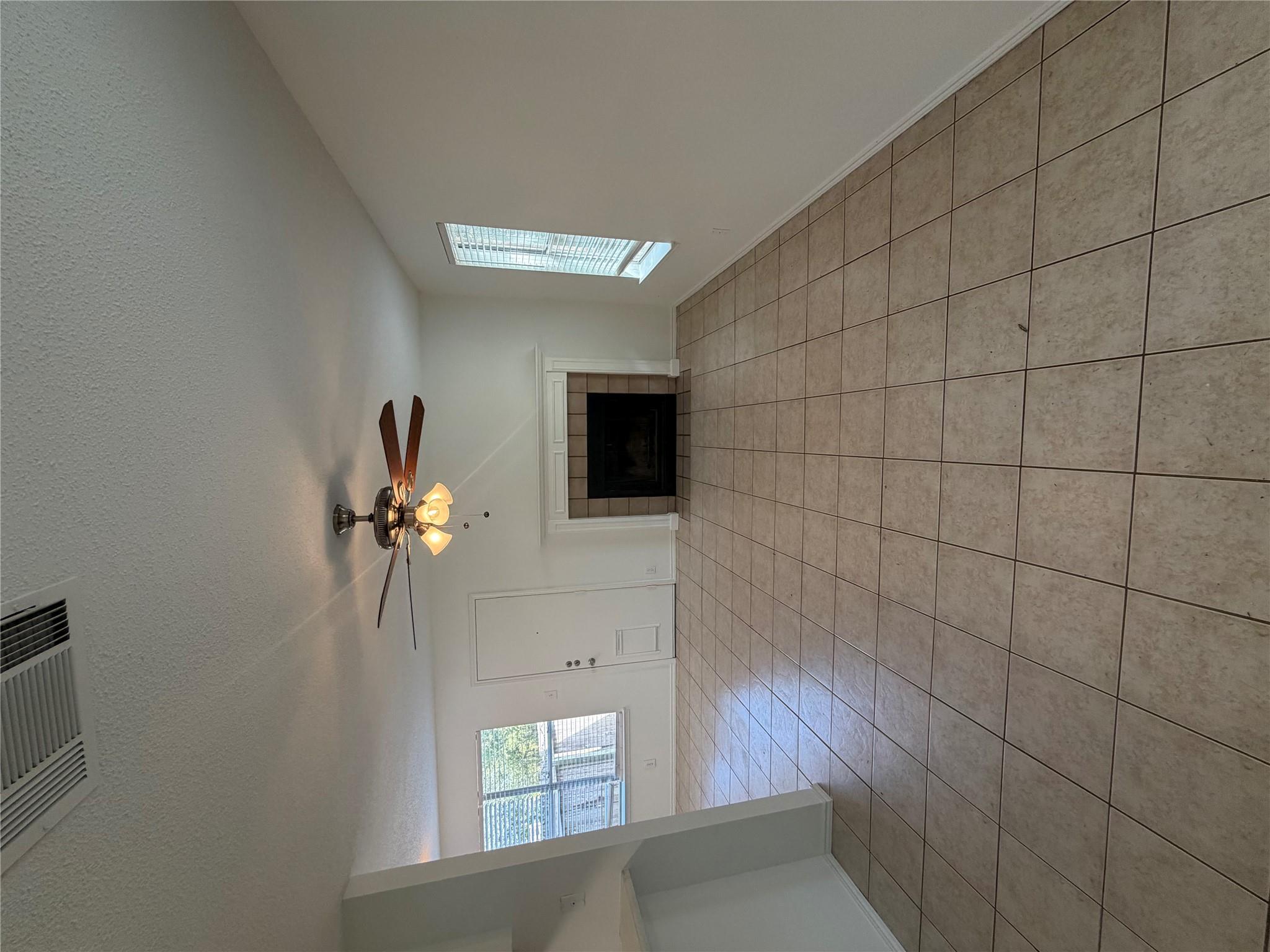 5908 Parkwood Dr #a Property Photo 3