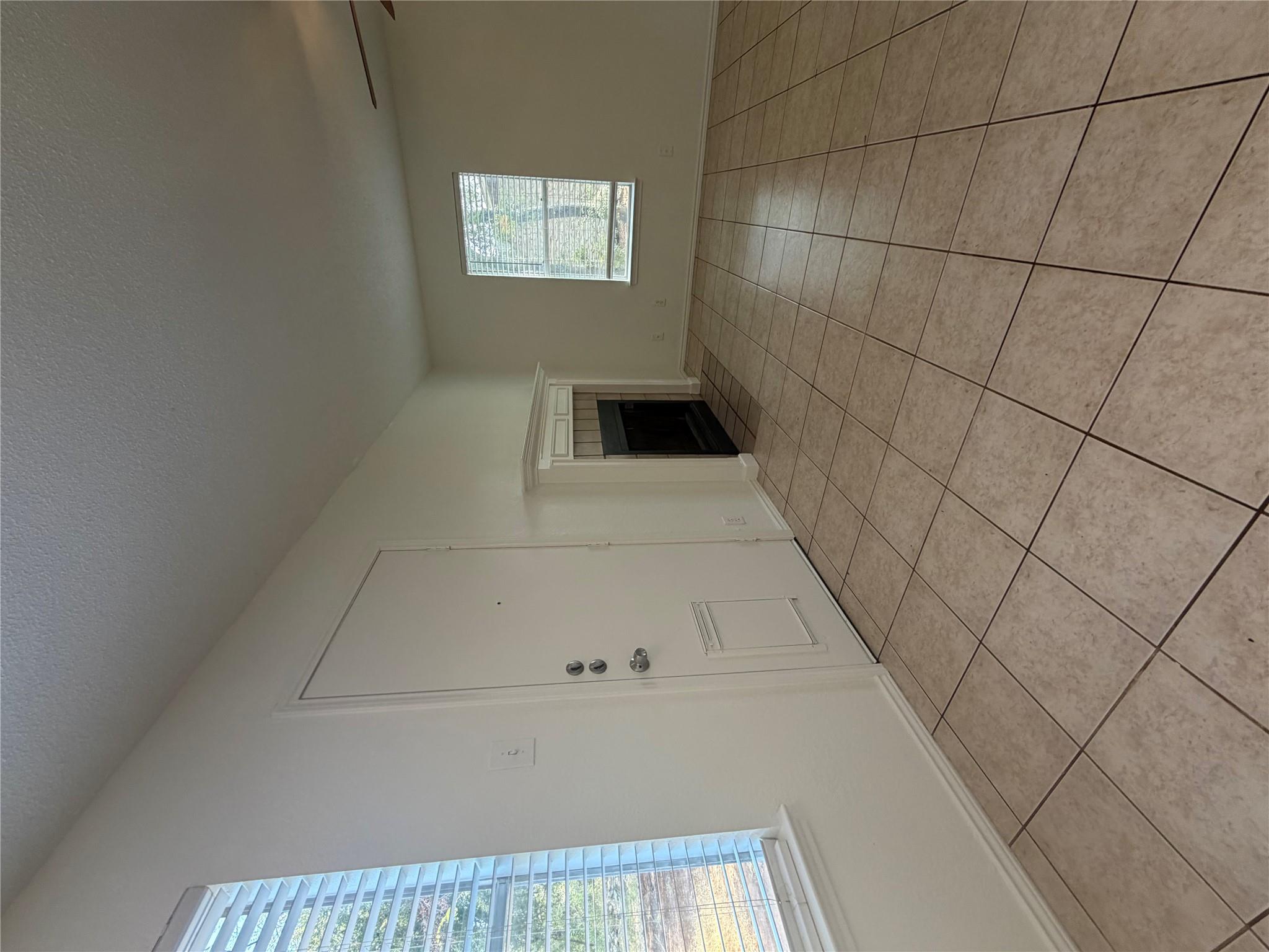 5908 Parkwood Dr #a Property Photo 7