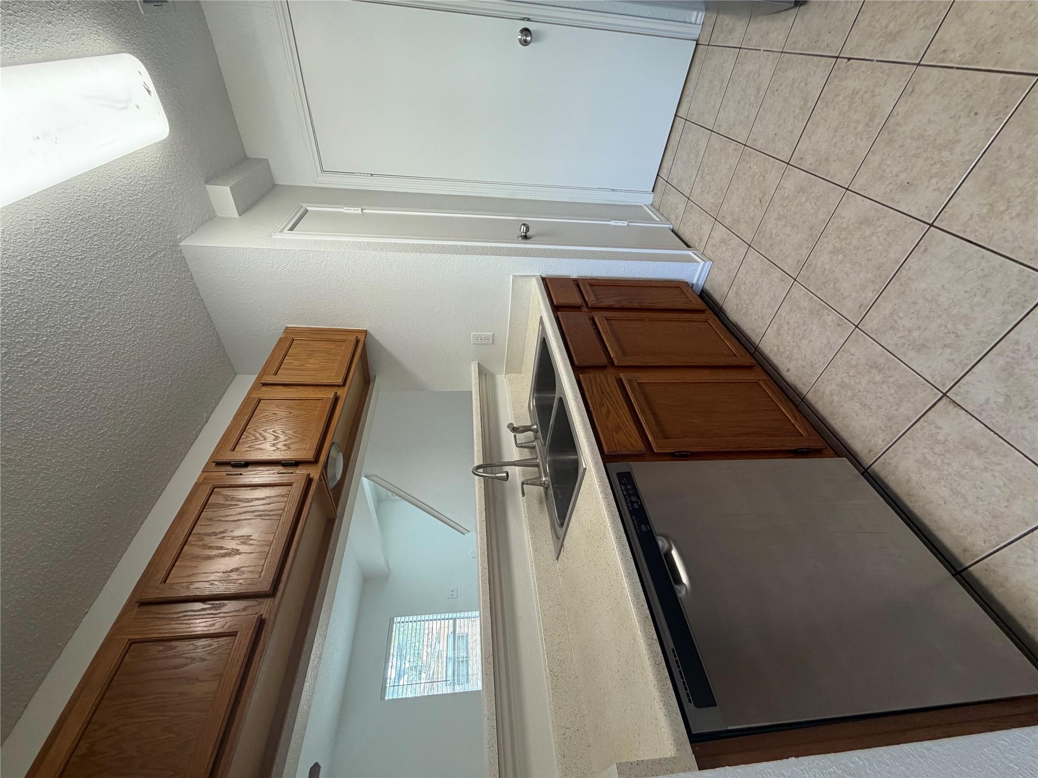 5908 Parkwood Dr #a Property Photo 10