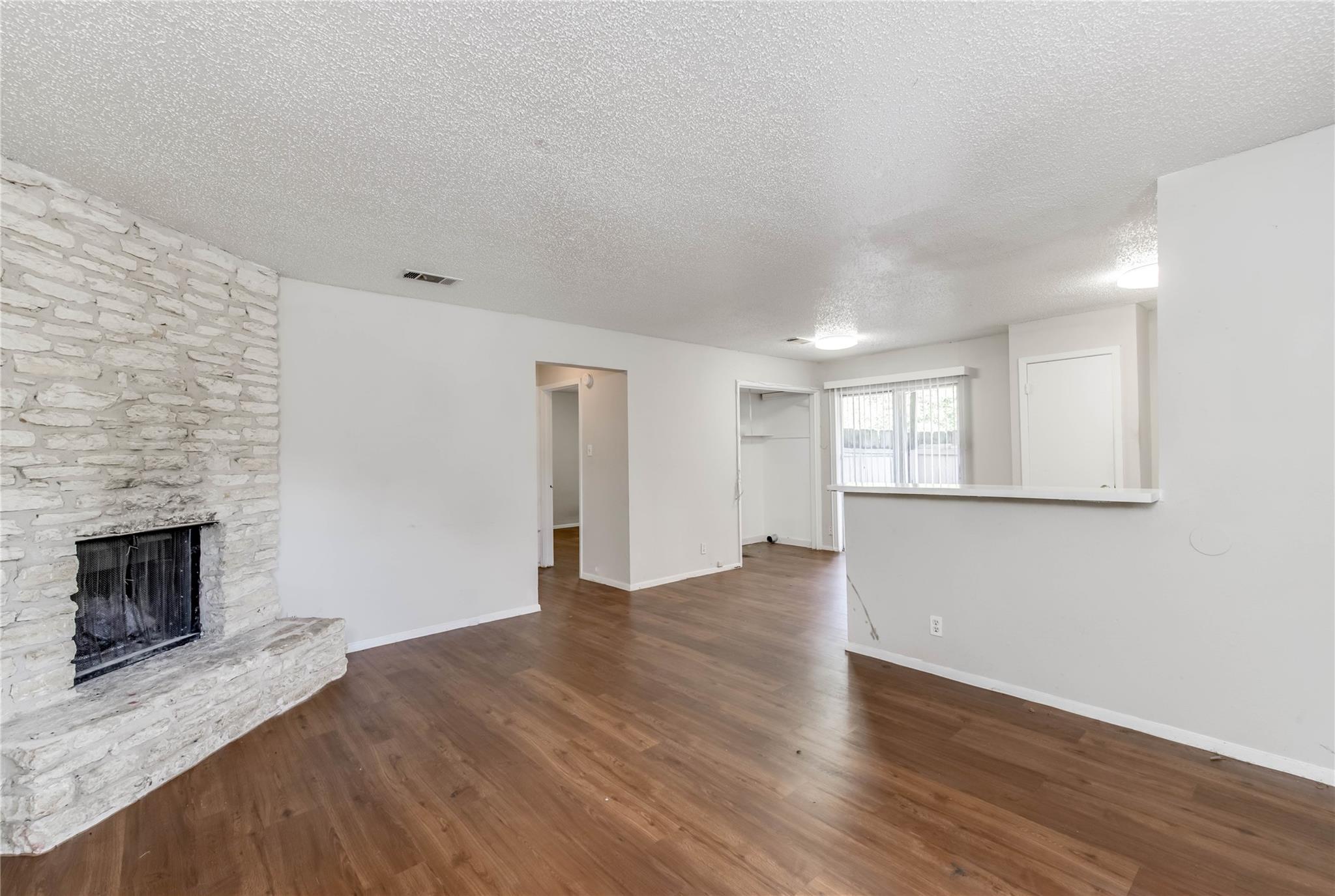 11907 Alpheus Ave #b Property Photo 2