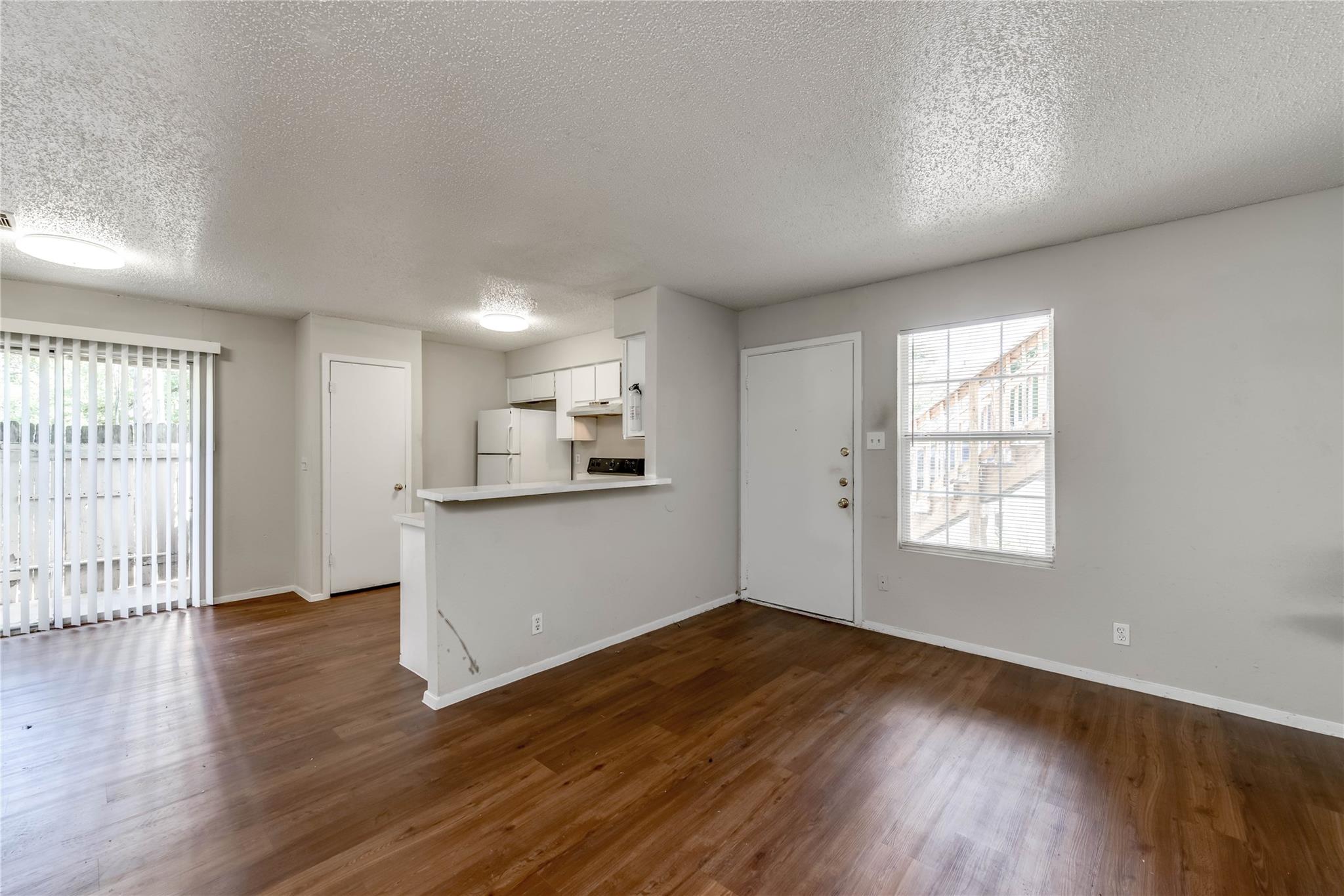 11907 Alpheus Ave #b Property Photo 3