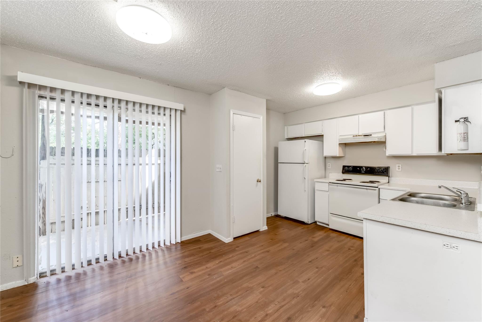 11907 Alpheus Ave #b Property Photo 7