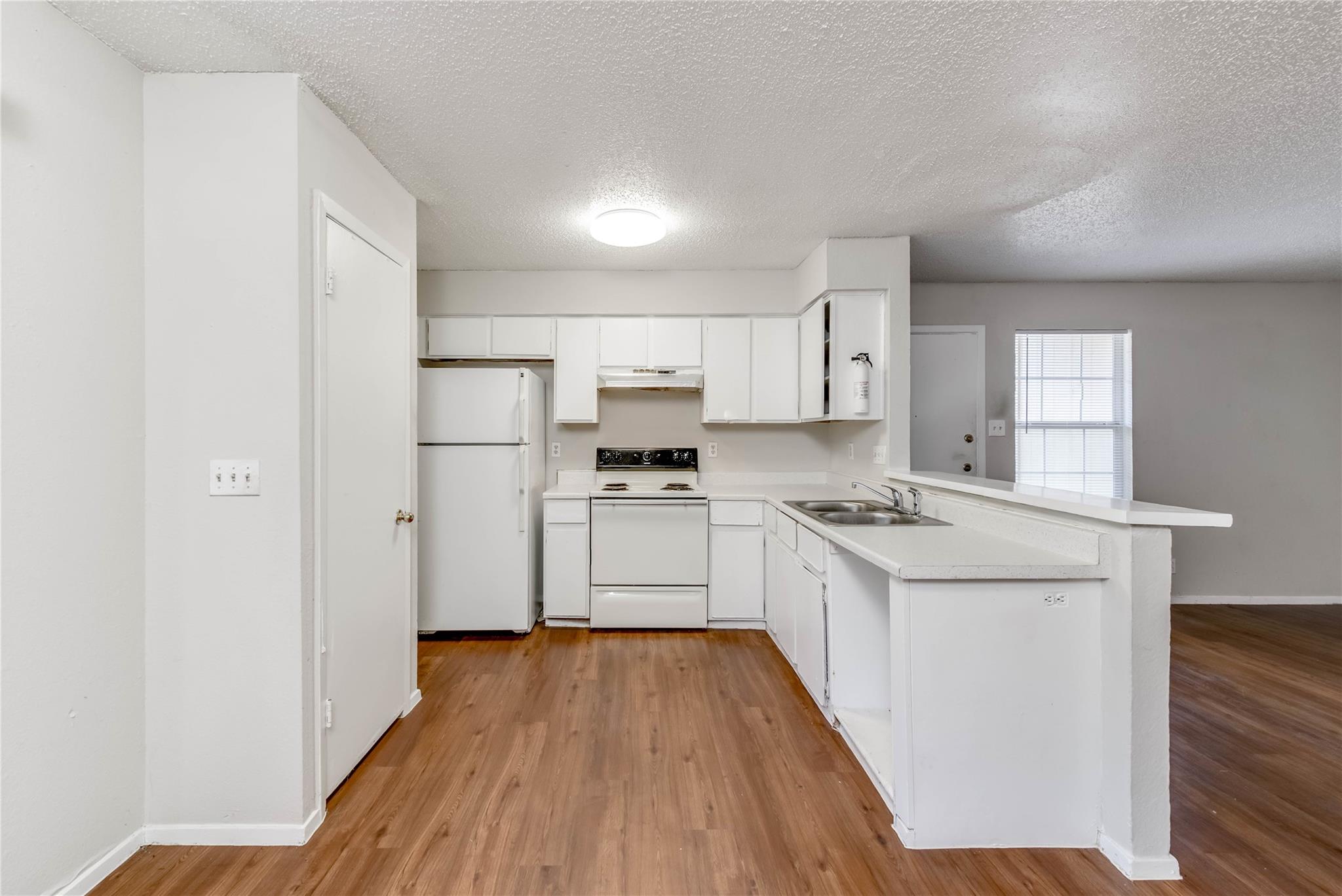 11907 Alpheus Ave #b Property Photo 8