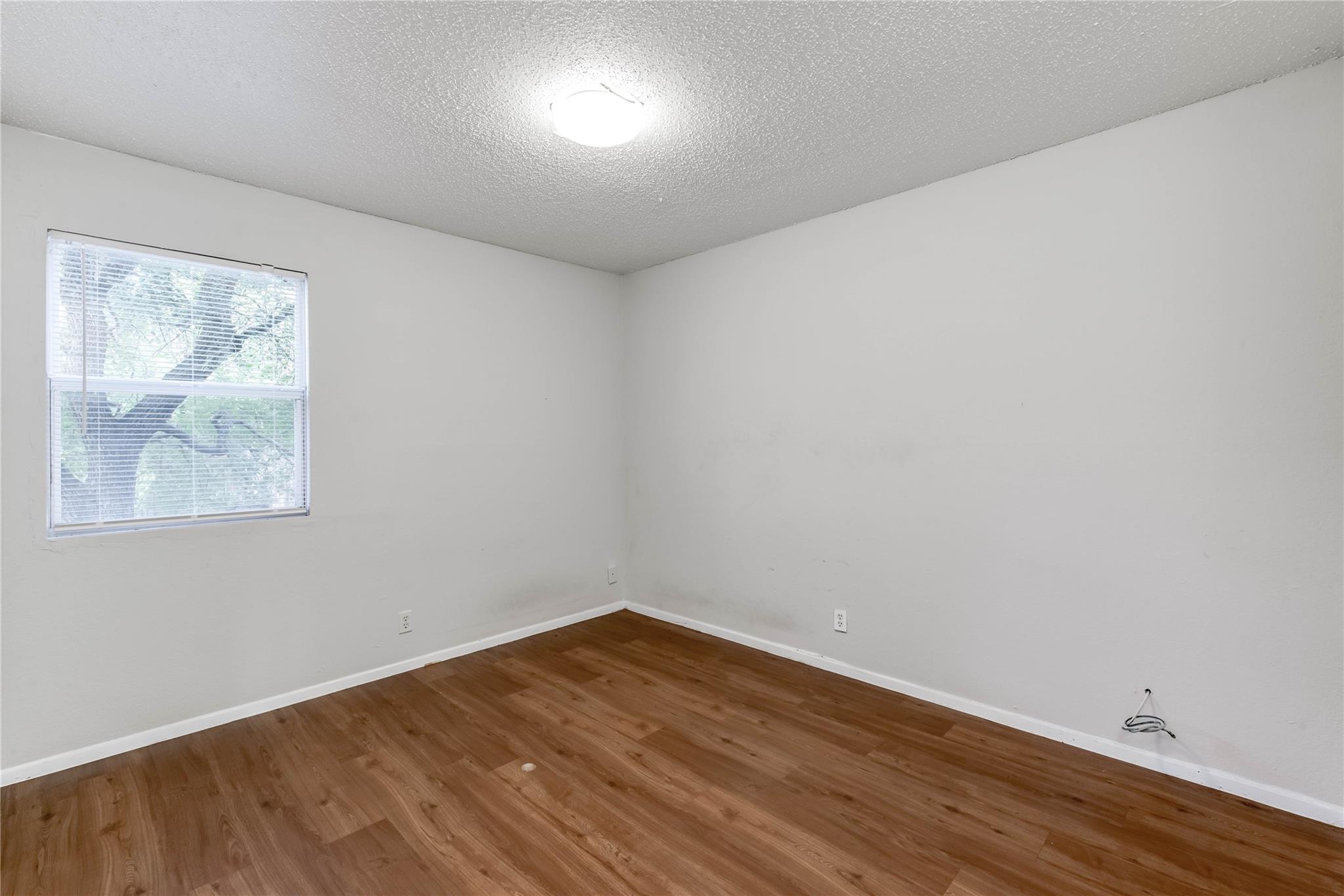 11907 Alpheus Ave #b Property Photo 14