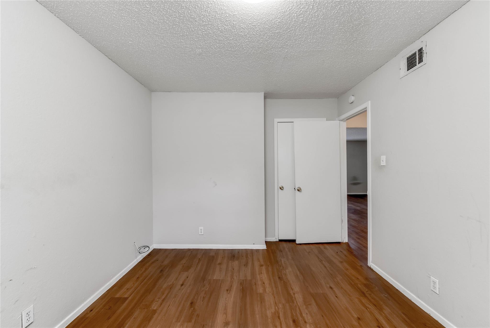 11907 Alpheus Ave #b Property Photo 16