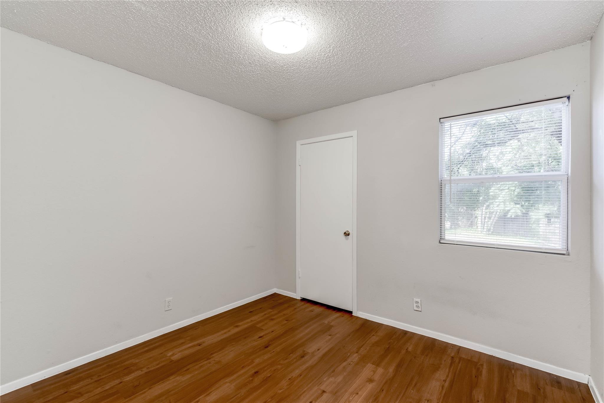 11907 Alpheus Ave #b Property Photo 17