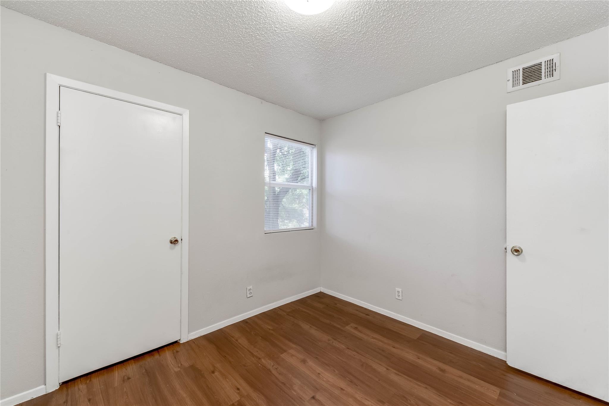 11907 Alpheus Ave #b Property Photo 19