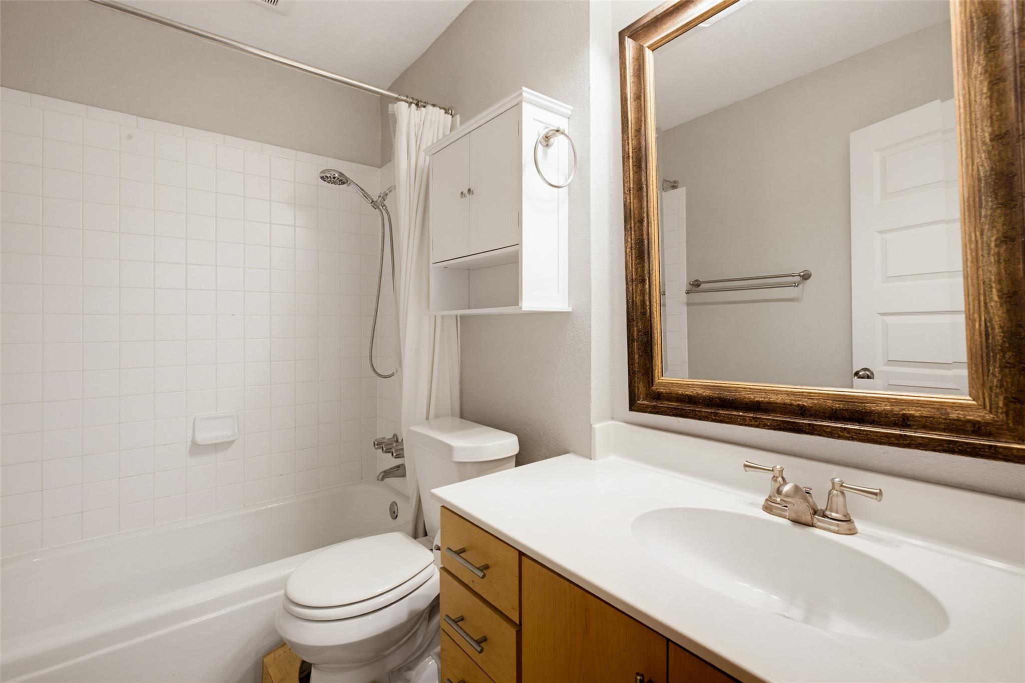 3815 Guadalupe St #208 Property Photo 16