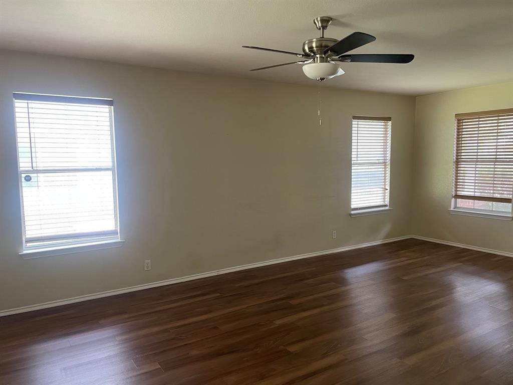 223 Nicole Way Property Photo 4
