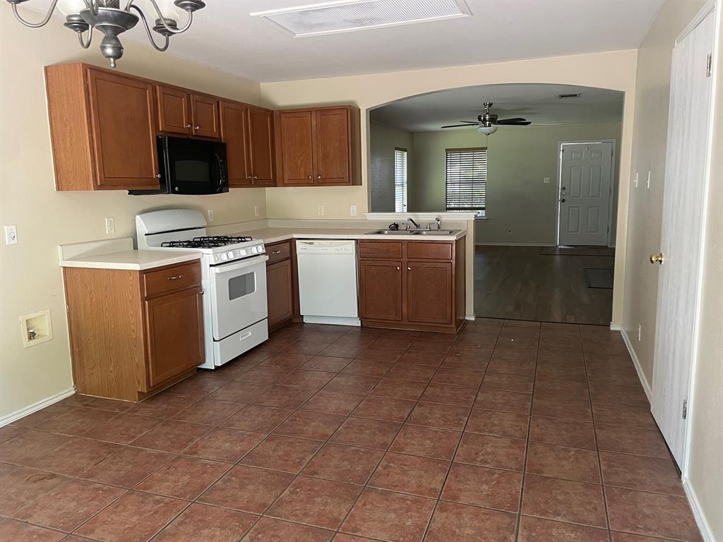 223 Nicole Way Property Photo 8