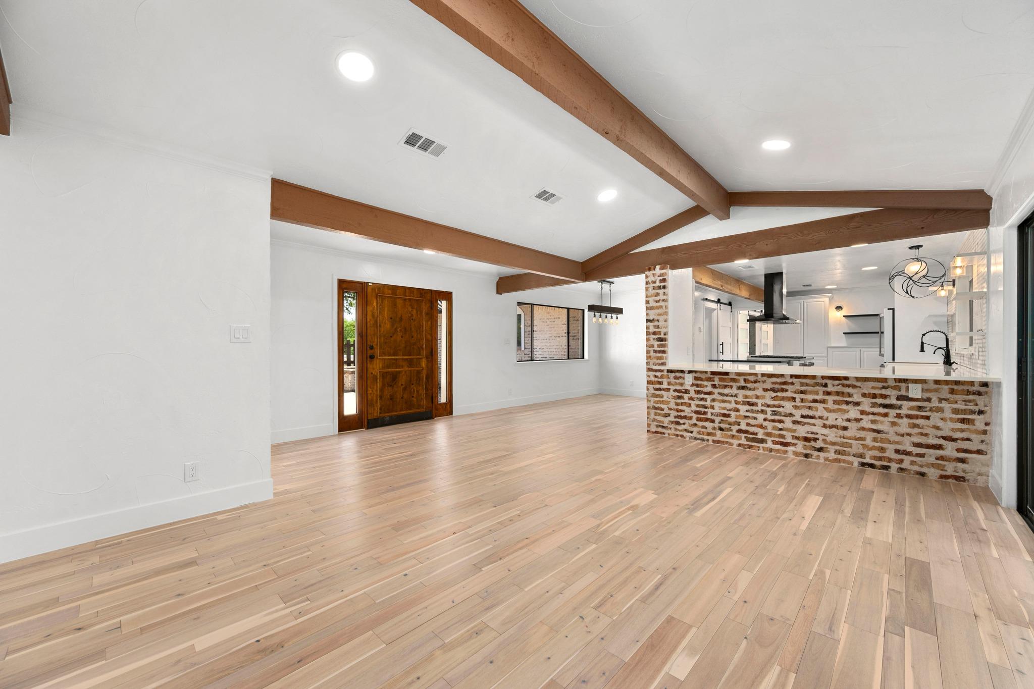 101 Third Sid None W Property Photo 8