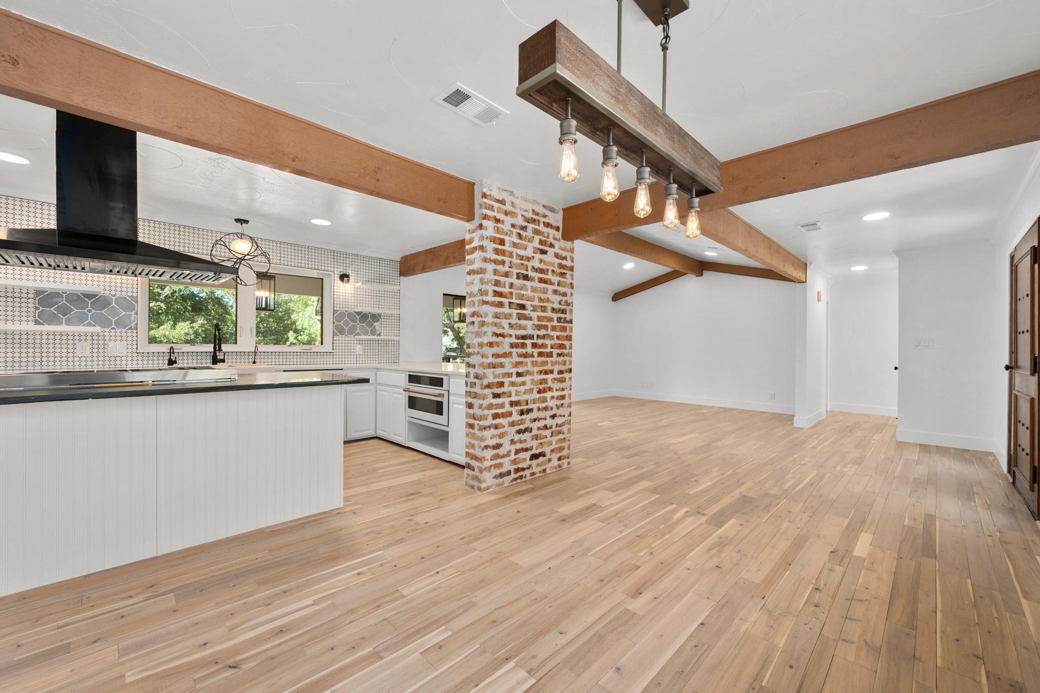 101 Third Sid None W Property Photo 12