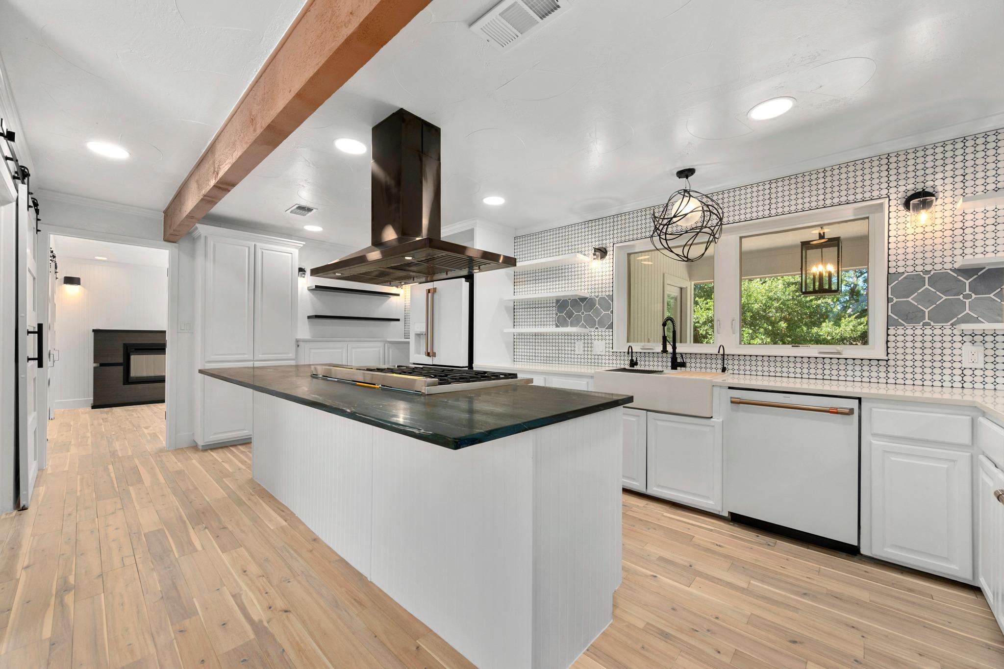 101 Third Sid None W Property Photo 13