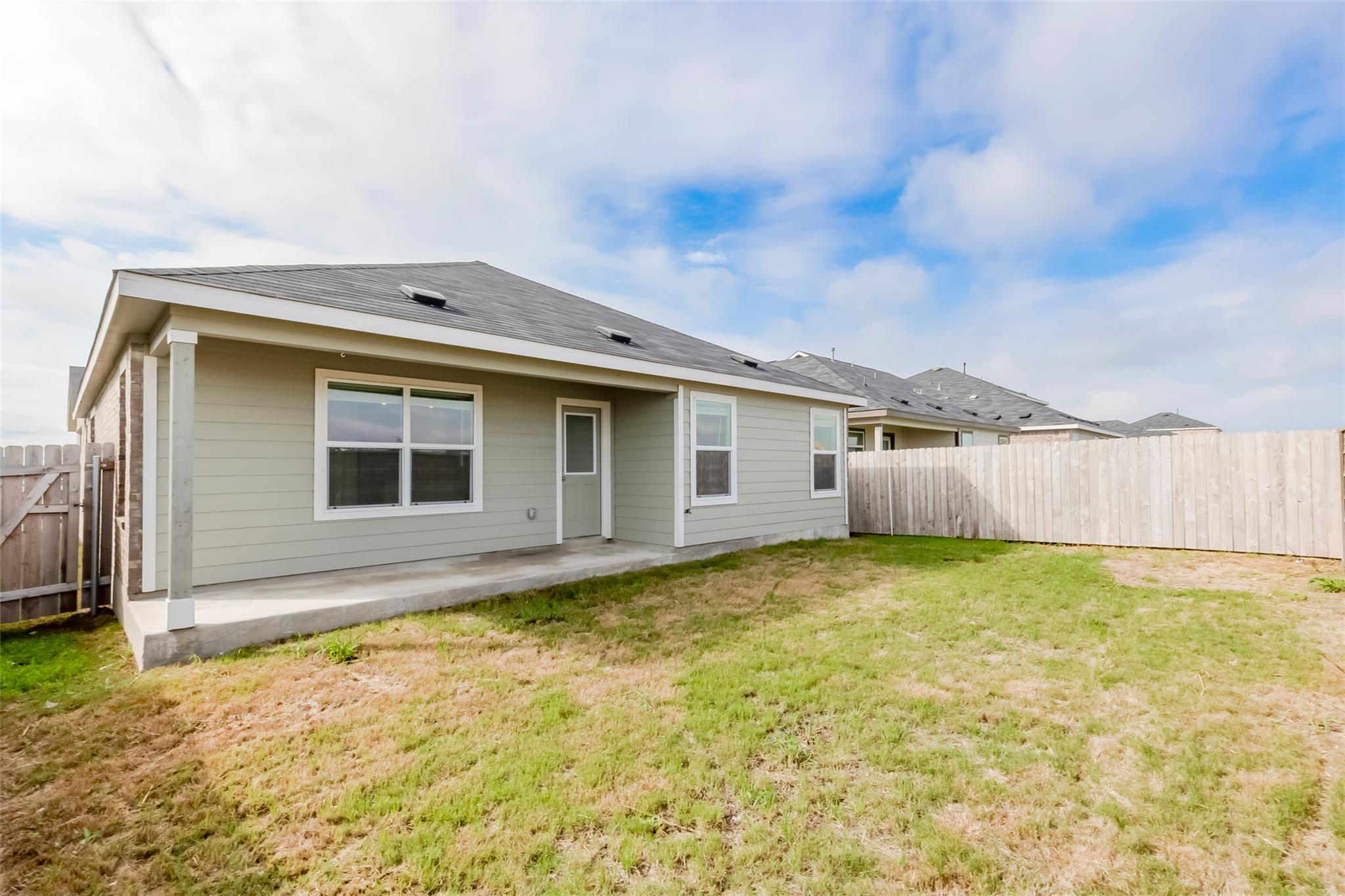 591 Avre Loop Property Photo 33
