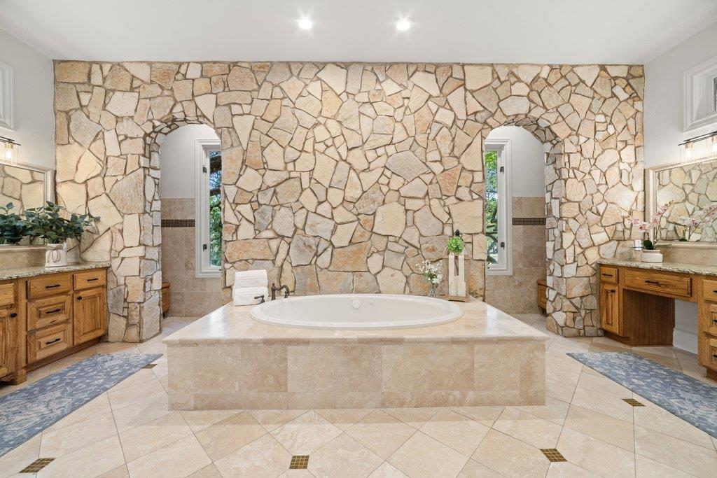 10500 Milky Way Property Photo 13