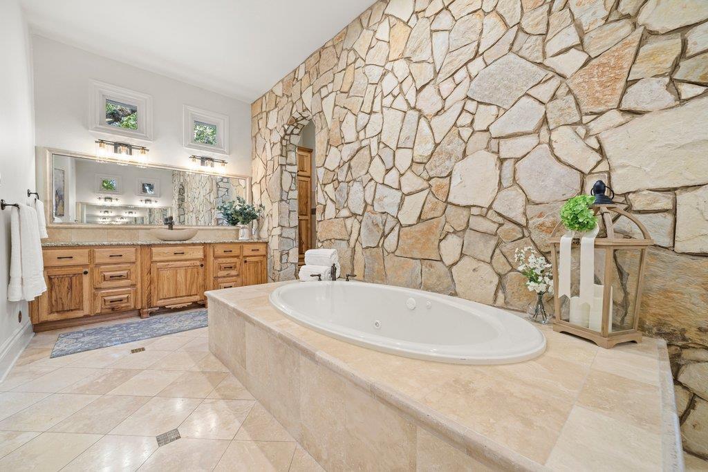 10500 Milky Way Property Photo 14