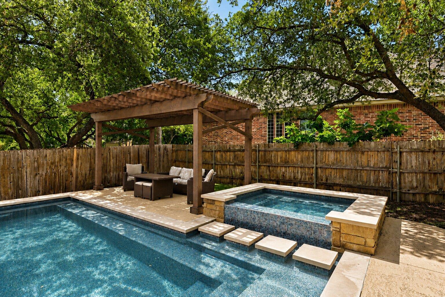 1385 Pine Forest Cir Property Photo 5