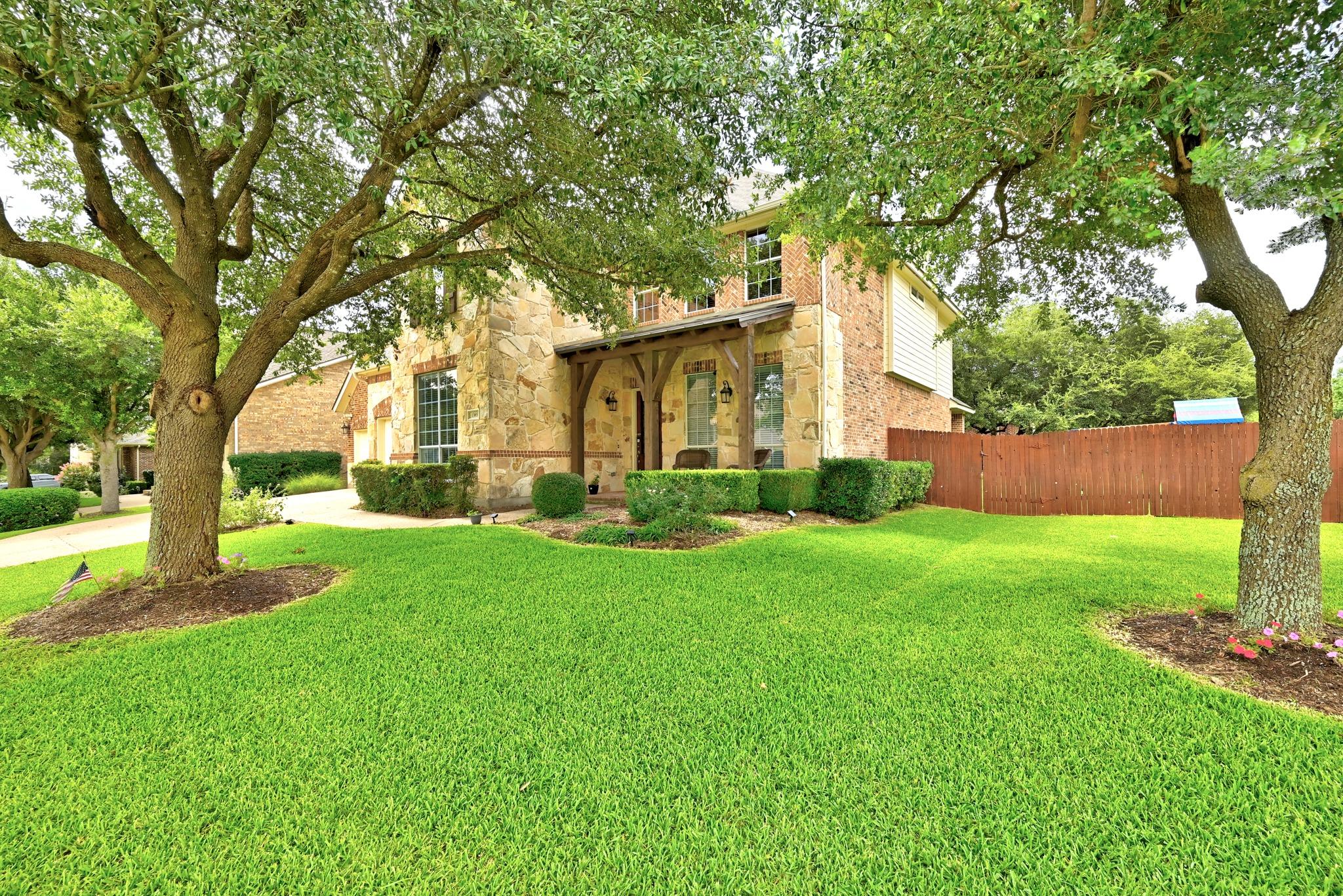 1385 Pine Forest Cir Property Photo 6