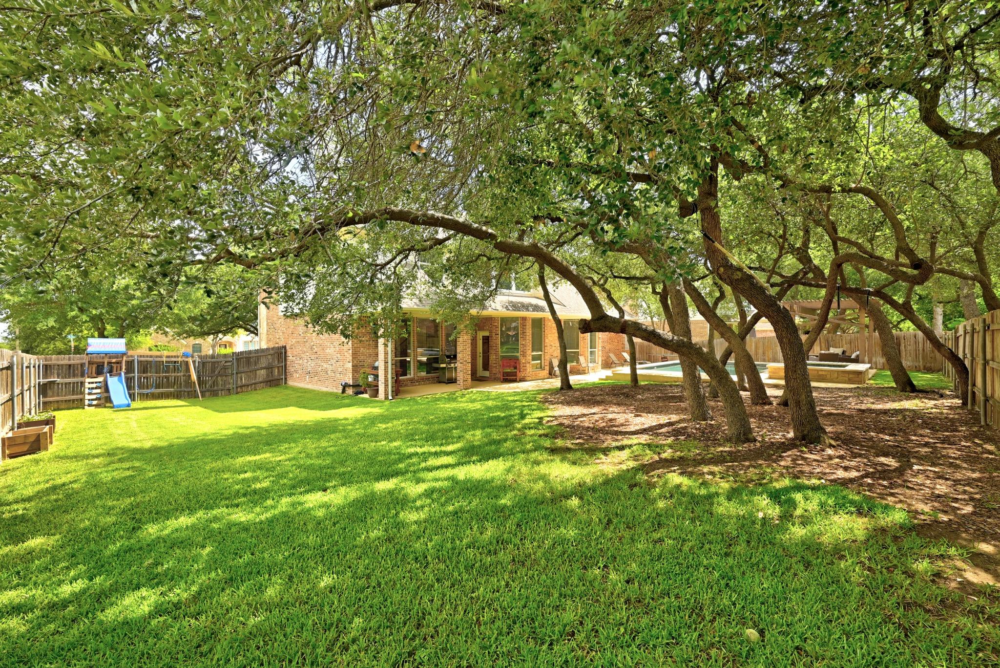 1385 Pine Forest Cir Property Photo 33