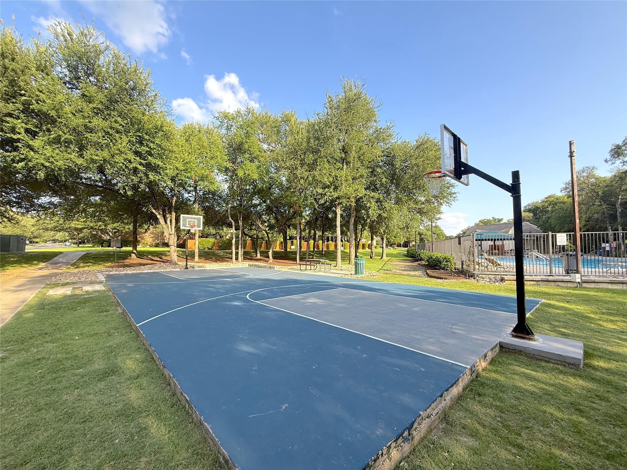 1385 Pine Forest Cir Property Photo 39