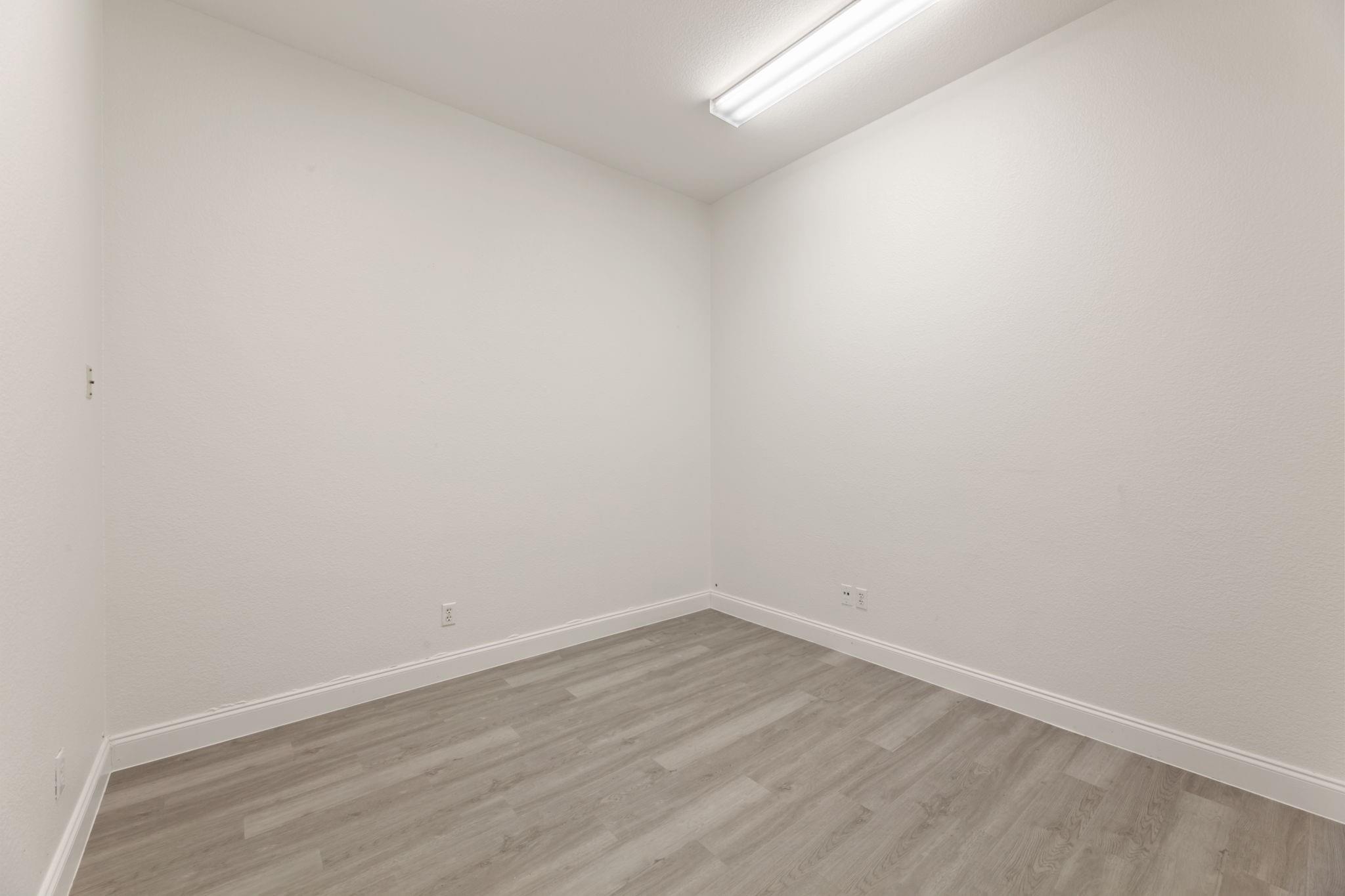 15901 Central Commerce Dr 605 Property Photo 8