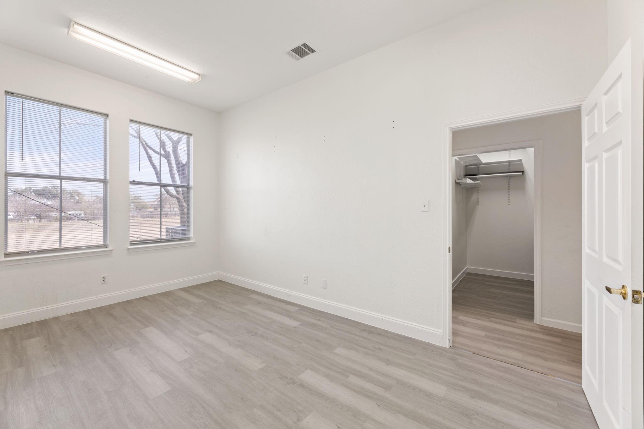 15901 Central Commerce Dr 605 Property Photo 14
