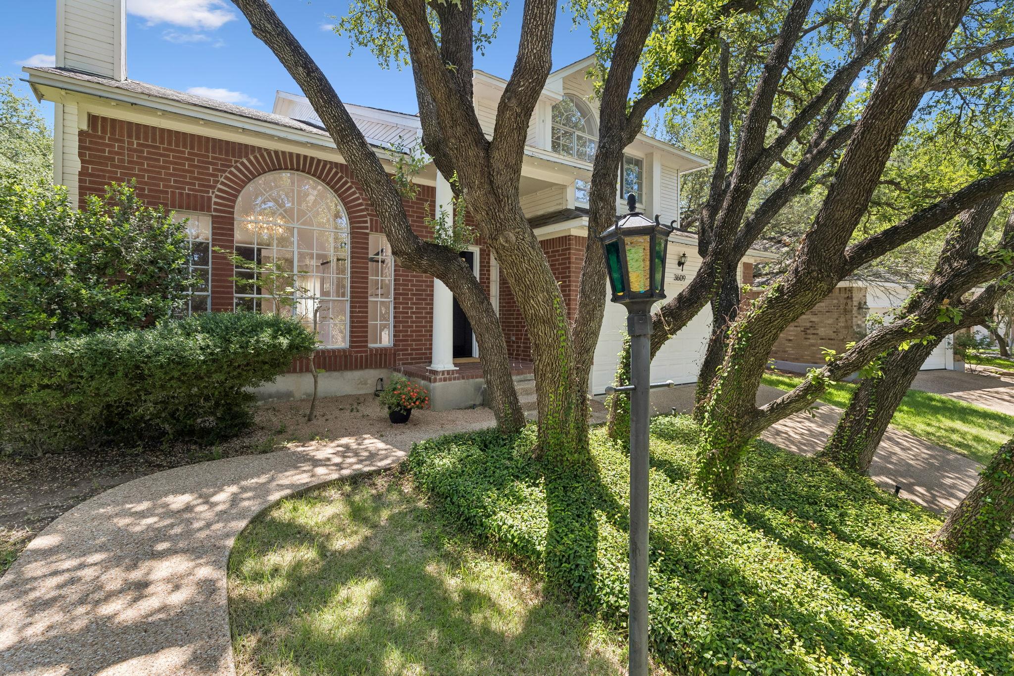 3609 Latimer Dr Property Photo 1