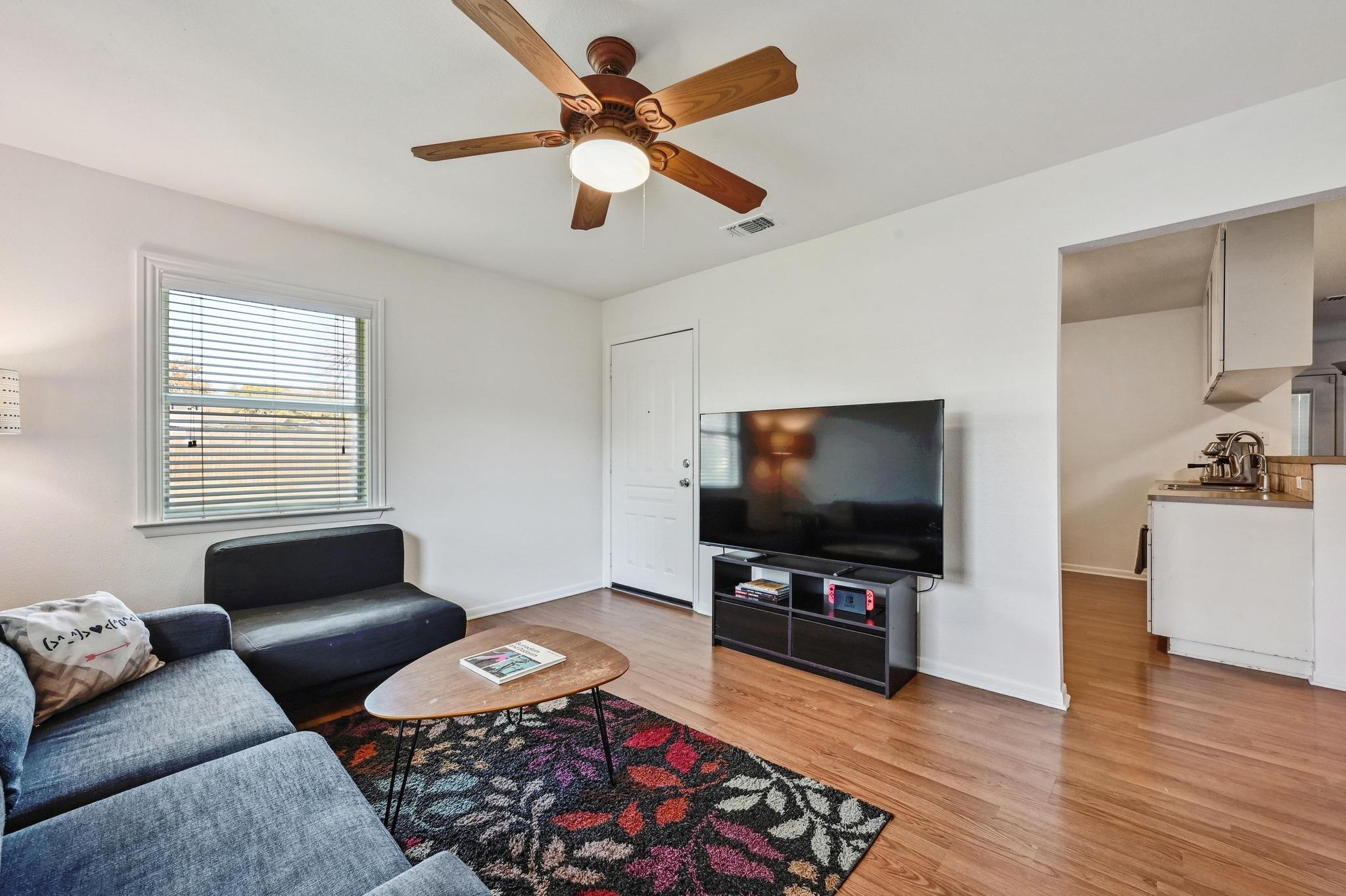 5303 Kings Highway Property Photo 4