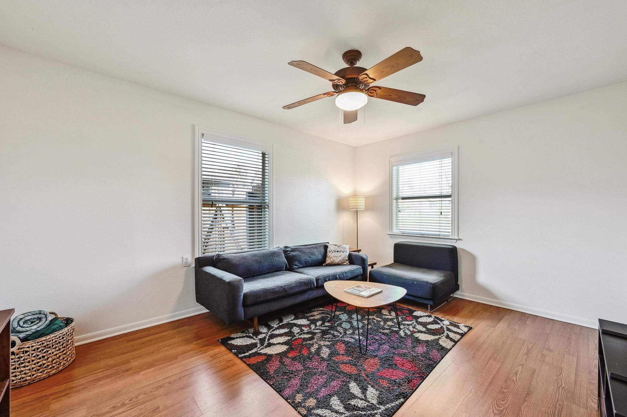 5303 Kings Highway Property Photo 6