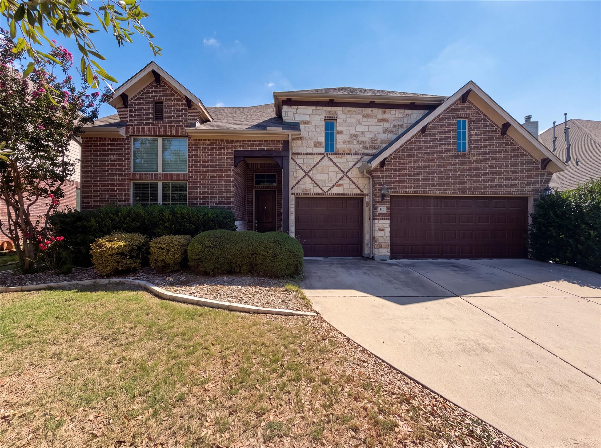 122 Bluehaw Dr Property Photo 1