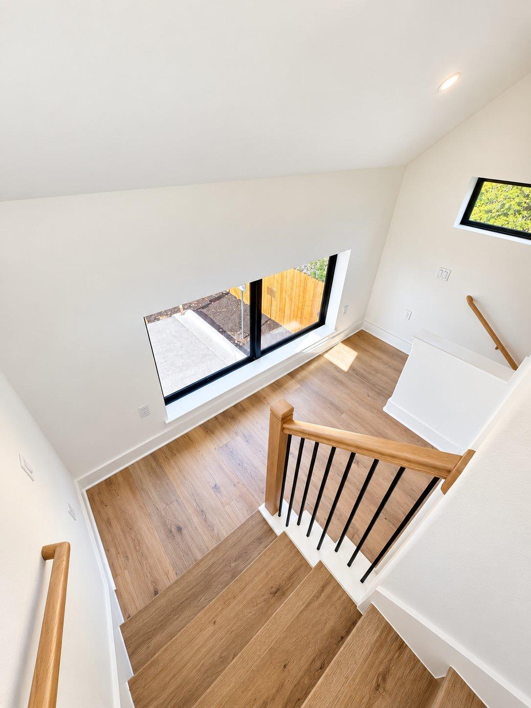 605 E 55th St #4 Property Photo 5