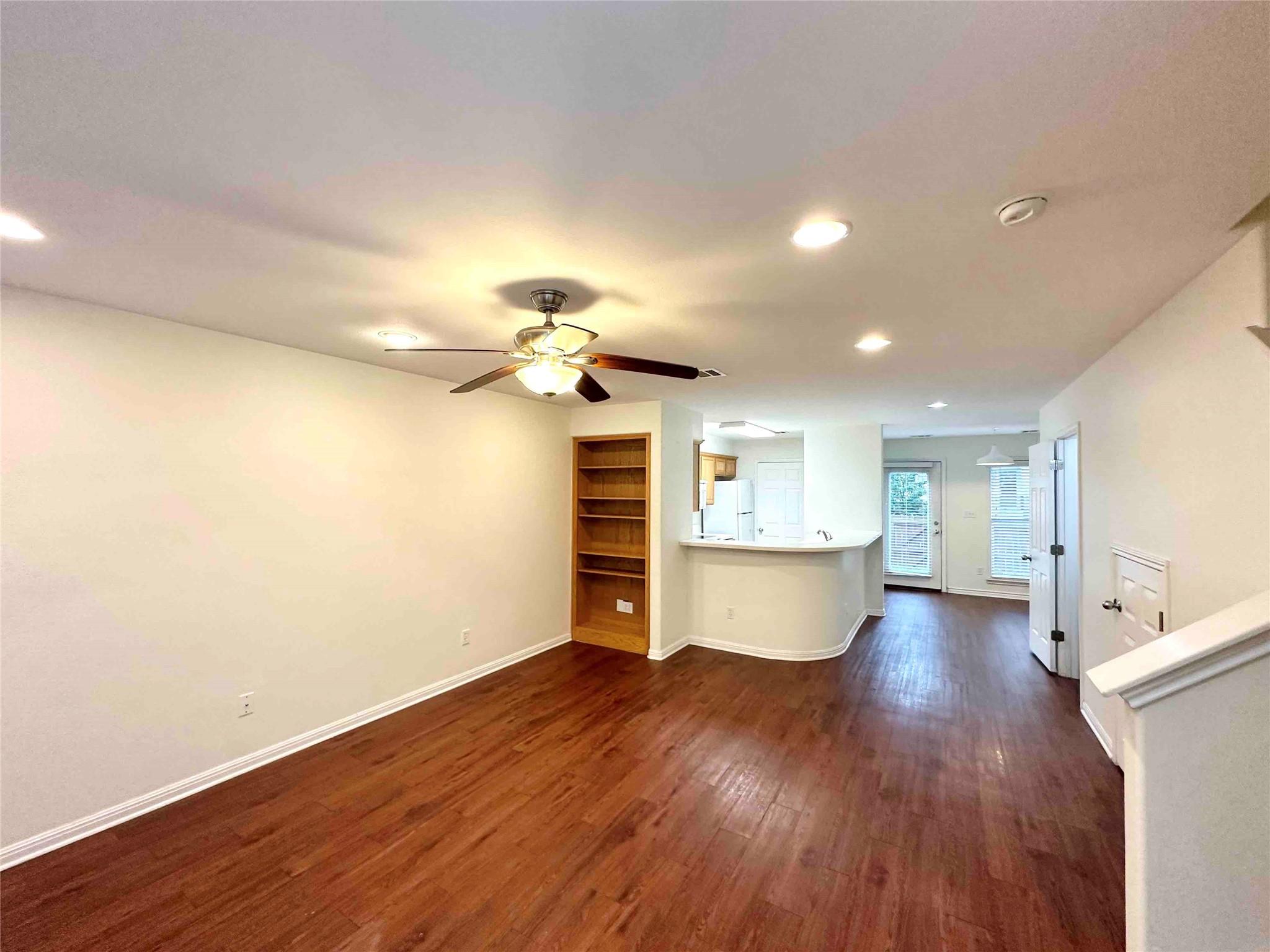 6900 E Riverside Dr #27 Property Photo 2