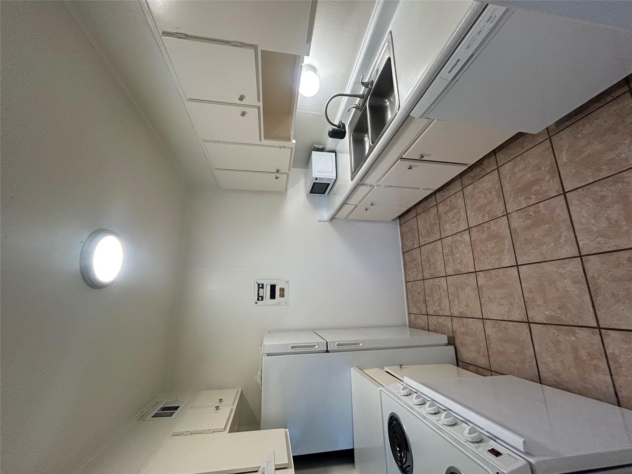 3703 Harmon Ave #207 Property Photo 4