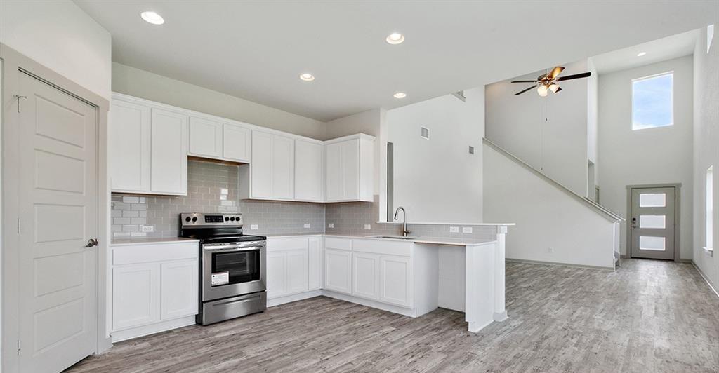 128 New Hampton Way Property Photo 1
