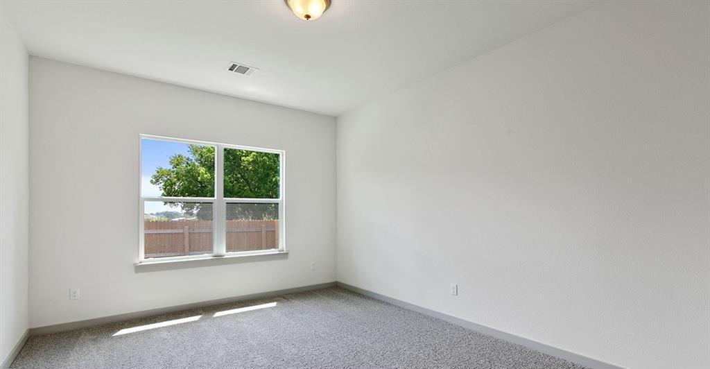 128 New Hampton Way Property Photo 13