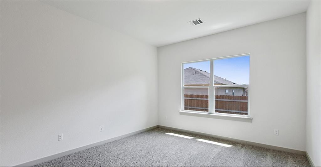 128 New Hampton Way Property Photo 14