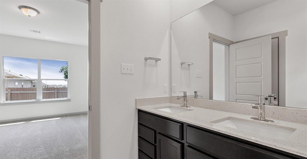 128 New Hampton Way Property Photo 16
