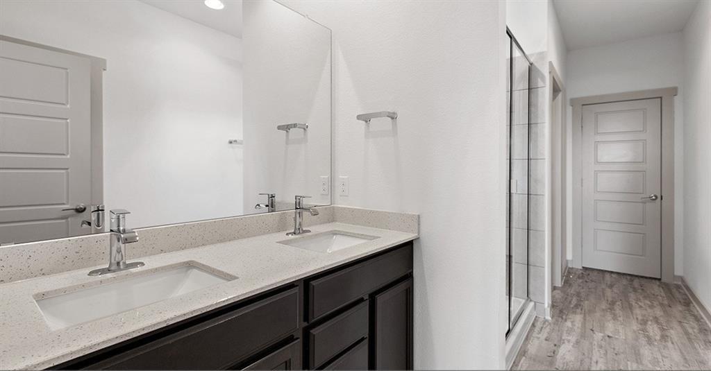 128 New Hampton Way Property Photo 17